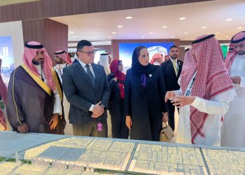وزير الإسكان يعرض الفرص الاستثمارية المتاحة بمختلف أنواعها بالمدن الجديدة بالسعودية