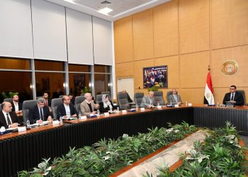 الشربيني يستعرض موقف طرح وتنفيذ الوحدات السكنية التى سيتم تسليمها خلال 3 سنوات بإعلان “سكن لكل المصريين 5”