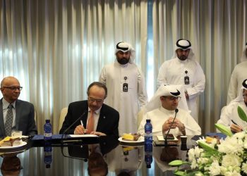 المقاولون العرب توقع عقد مشروع سكنى بالكويت