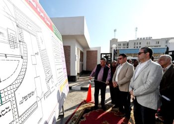 وزير الإسكان ومحافظ دمياط يتفقدان مشروعات توصيل خدمات الصرف الصحى للمناطق الريفية بالمحافظة