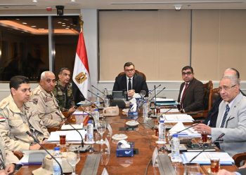 وزير الإسكان يترأس اجتماع اللجنة العليا للتعويضات المشكلة بقرار رئيس مجلس الوزراء