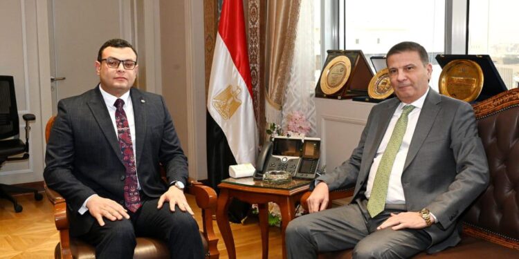 وزيرا الإسكان والزراعة يبحثان عدداً من الموضوعات المشتركة.. وسبل تعزيز التعاون بين الوزارتين