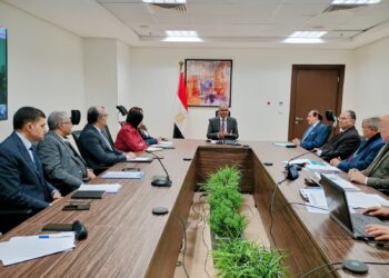 نائب وزير الإسكان يترأس اجتماع اللجنة التنسيقية لمشروعات الإحلال والتجديد لمحطات وشبكات المياه الشرب والصرف 