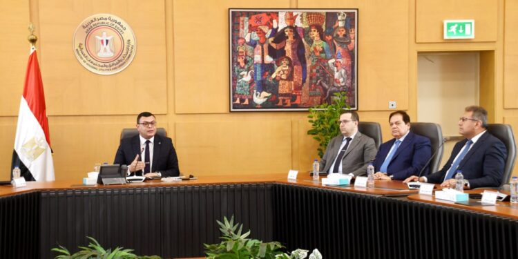 وزير الإسكان يلتقى بالمطورين العقاريين لمناقشة تحديات القطاع العقاري وبحث فرص التعاون المشترك