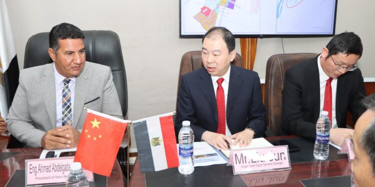 جهاز بني سويف الجديدة يستقبل وفد مستثمرين صينيين لبحث أوجه التعاون