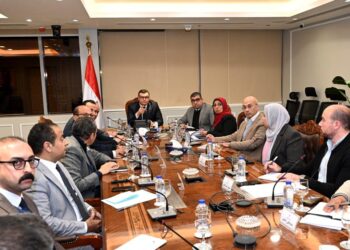 وزير الإسكان يتابع موقف تشغيل مشروع ممشى أهل مصر.. وموقف مشروعات تطوير أرض مطار إمبابة