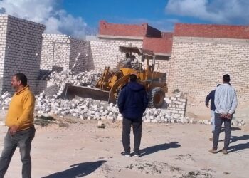 إزالة إشغالات وتعديات على الأراضى الواقعة تحت ولاية جهاز القطاع الثالث للساحل الشمالى الغربي