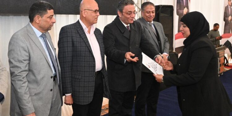 “الإسكان”: احتفالية تسليم محاضر تقنين أوضاع المواطنين بأراضي الرابية المضافة لمدينة الشروق