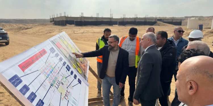 نائب رئيس هيئة المجتمعات العمرانية يتفقد مشروعات المرافق والكهرباء بمدينة العبور الجديدة