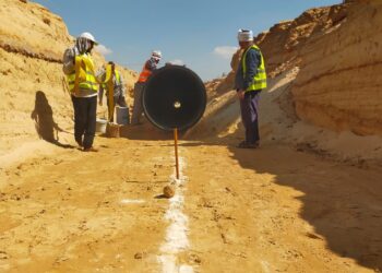 وزير الإسكان يتابع مشروعات المرافق بمساحة 8500 فدان بتوسعات مدينة الشيخ زايد