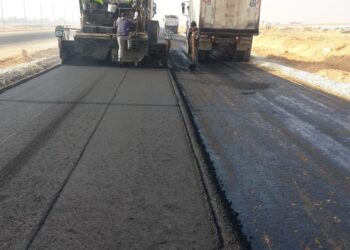 وزير الإسكان: استكمال المحور الرئيسي بمدينة سفنكس الجديدة الرابط بين عدة طرق ومحاور رئيسية