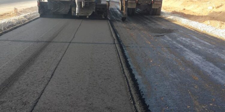 وزير الإسكان: استكمال المحور الرئيسي بمدينة سفنكس الجديدة الرابط بين عدة طرق ومحاور رئيسية