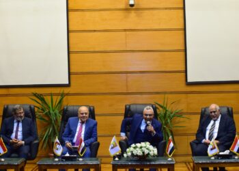 بحوث الاسكان والبناء يستضيف جلسة نقاشية بعنوان ( خارطة طريق – حماية العمران المصرى من مخاطر التغير المناخى )