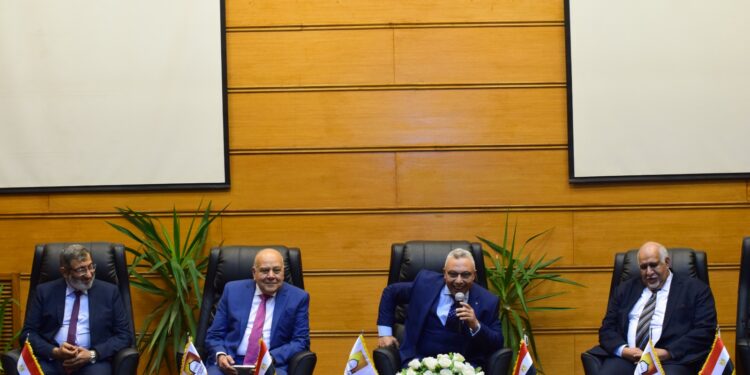 بحوث الاسكان والبناء يستضيف جلسة نقاشية بعنوان ( خارطة طريق – حماية العمران المصرى من مخاطر التغير المناخى )