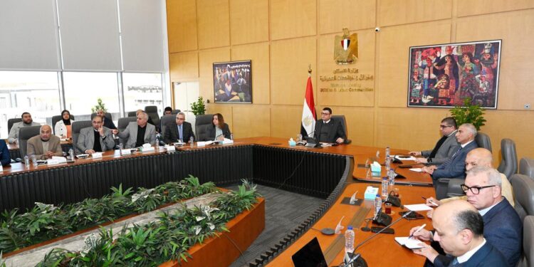 وزير الإسكان يتابع الموقف التنفيذي لوحدات “سكن لكل المصريين” في 7 المدن الجديدة