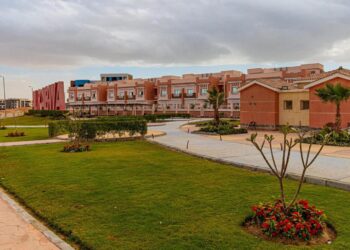 وزير الإسكان يتابع الموقف التنفيذي لعددٍ من المشروعات بمدينة أسيوط الجديدة