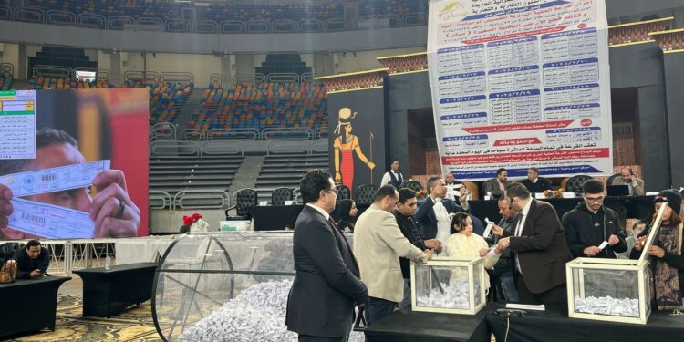 إجراء القرعة العلنية على قطع الأراضي بمدينة برج العرب الجديدة ضمن برنامج “مسكن”