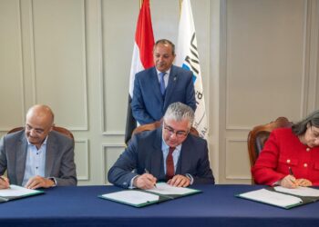 ايجيترانس ونافذ تتعاقدان مع اقتصادية قناة السويس لتطوير عمليات النقل البري بميناء غرب بورسعيد