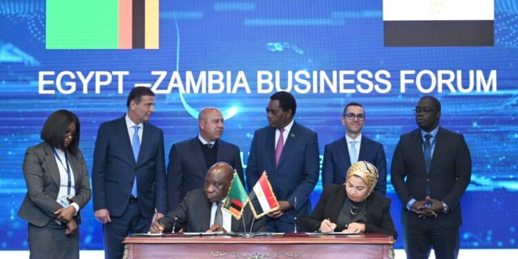 رئيس زامبيا يشهد توقيع 3 مذكرات تفاهم مع المقاولون العرب