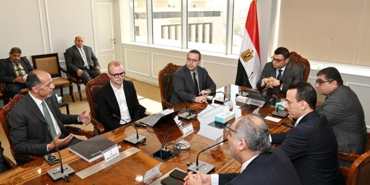 وزير الإسكان يلتقي مسئولي شركة “Big العالمية” لبحث أوجه التعاون