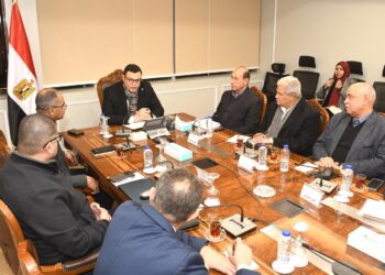 وزير الإسكان يعقد اجتماعه الدوري لمتابعة موقف تنفيذ مشروعات “حياة كريمة”