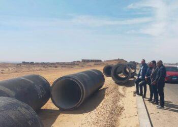 بدء تنفيذ خطوط المياه والصرف الرئيسية بالحي 17 “القادسية سابقاً” بالعبور الجديدة