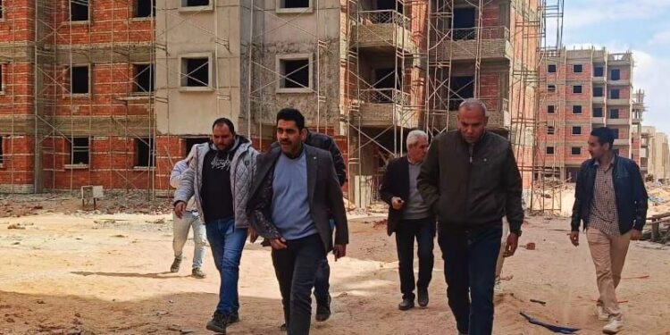 وزير الإسكان يتابع موقف تنفيذ وحدات “سكن لكل المصريين”