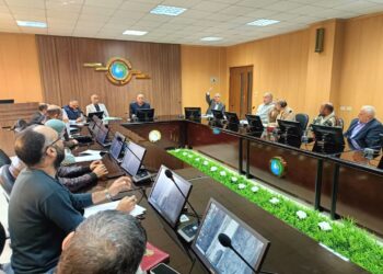 رئيس مياه البحيرة يتابع تنفيذ مشروعات الصرف الصحي بكفر الدوار