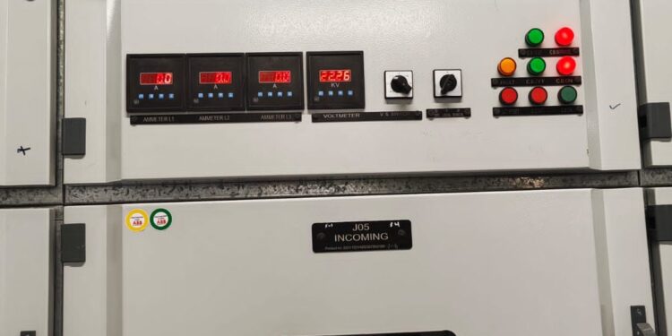 إطلاق التيار الكهربائي بآخر موزع بمنطقة الأعمال المركزية بالعاصمة الإدارية الجديدة