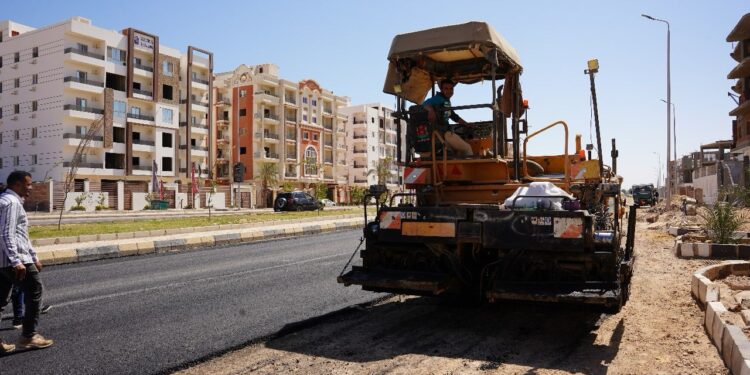 دفع العمل بوحدات “سكن لكل المصريين” وأعمال الطرق والتطوير بمدينة سوهاج الجديدة
