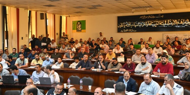 بيع محال تجارية وصيدليات بمدينتي العاشر من رمضان ودمياط الجديدة