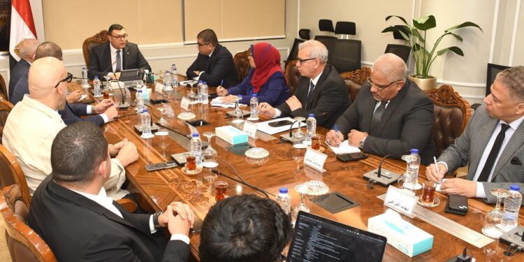 وزير الإسكان يلتقي مسئولي “منصة مصر العقارية” لاستعراض أوجه التعاون المستقبلي بملف التحول الرقمي