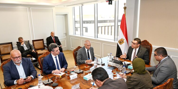 وزير الإسكان يُتابع معدلات تسويق عدد من مشروعات هيئة المجتمعات العمرانية الجديدة