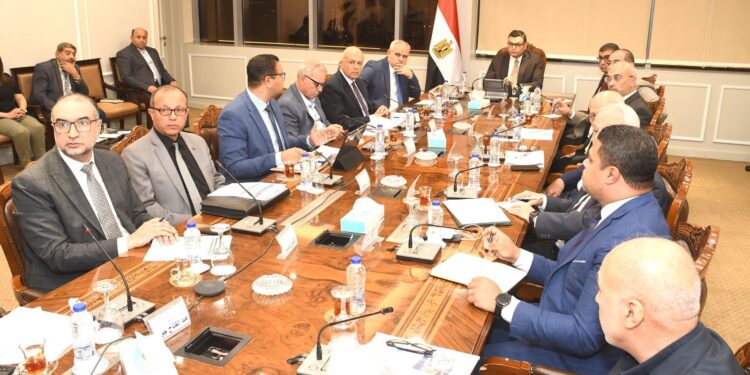 وزير الإسكان يتابع الأعمال الجارية بـ”كمبوند مزارين” بمدينة العلمين الجديدة وموقف تسليم الوحدات