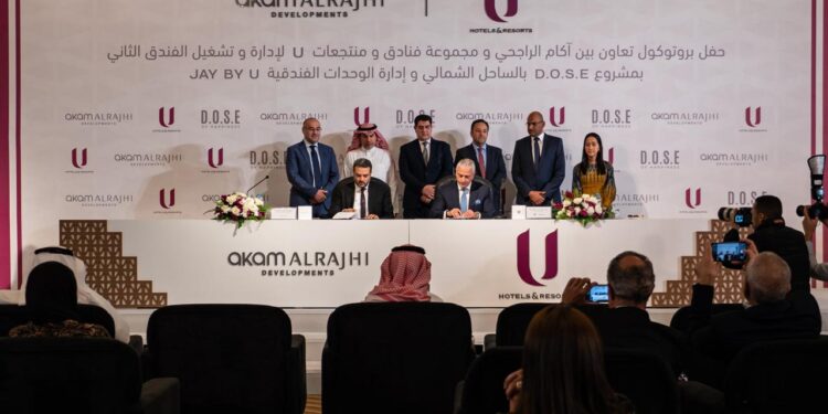 بحضور وزارتي السياحة والاستثمار.. “آكام الراجحي” توقع بروتوكول تعاون مع فنادق (U) لإدارة الفندق الثاني بمشروع D.O.S.E