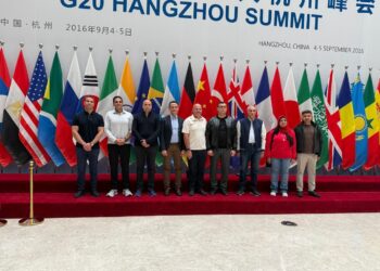 وزير الإسكان يتفقد المدينة الأولمبية بمنطقة الأعمال المركزية بمدينة “هانغتشو” الصينية