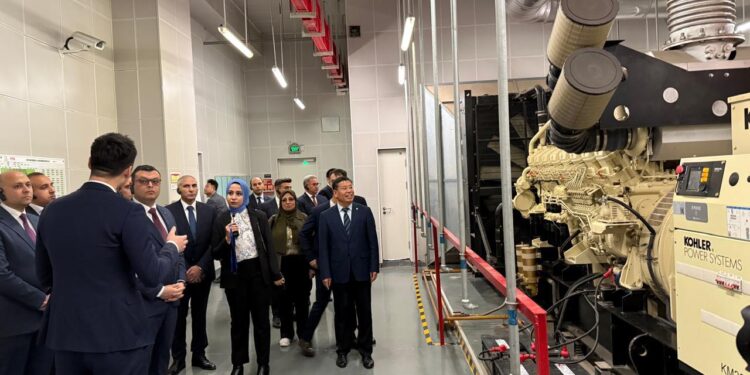 وزير الإسكان يواصل جولاته بالصين بتفقد منطقة الأعمال المركزية بـ”بكين”