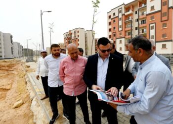 وزير الإسكان يتفقد وحدات “سكن لكل المصريين” بحدائق العاصمة.. بإجمالي 120 ألف وحدة 