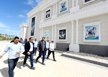 وزير الإسكان يتفقد أعمال إنشاء كوبري C3 و”سكن لكل المصريين” والمدينة التراثية بمدينة العلمين الجديدة