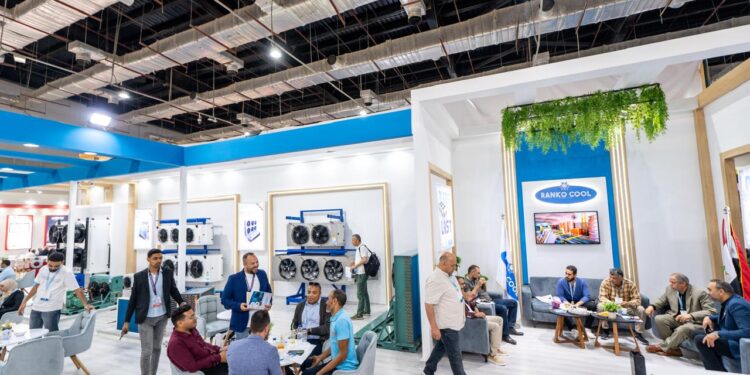وزير الصناعة يتفقد معرض التبريد والتكييف.. ورانكو كول: 30% نسبة الصادرة من منتجاتنا والأولوية لاحتياجات السوق المحلي
