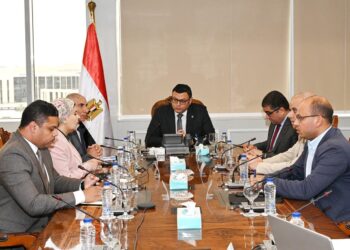 وزير الإسكان يتابع موقف الخدمات المقدمة للمواطنين من خلال البوابة الإلكترونية لهيئة المجتمعات العمرانية الجديدة