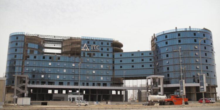 تسليم وحدات مشروع “ITC” بالعاصمة الإدارية.. عي 8 آلاف متر مربع
