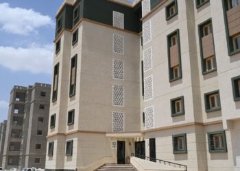 وزير الإسكان: تنفيذ 3972 وحدة سكنية وتطوير المناطق الصناعية بالعاشر من رمضان