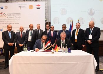 توقيع عقد “مستوى الخدمة” لإدارة وتشغيل وصيانة مرفق المياه والصرف الصحي بالعاصمة الجديدة