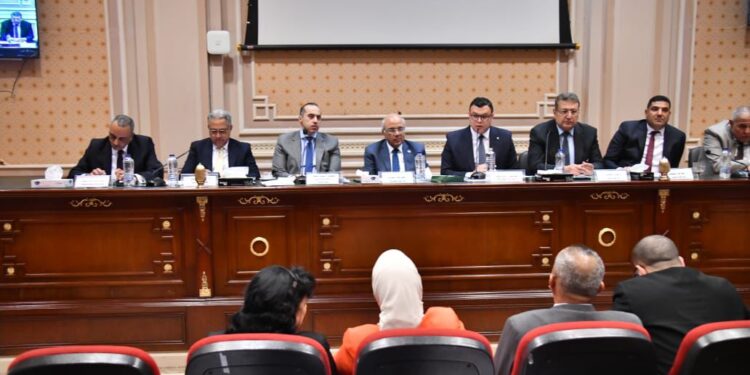 مناقشة مشروعي قانونين بشأن الإيجار في اجتماع بين لجنة الإسكان ولجنتي التنمية المحلية والشئون الدستورية بالبرلمان