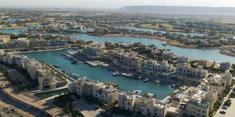 تطوير 7 فنادق في «الجونة» وإطلاق  «فنادير شورز»