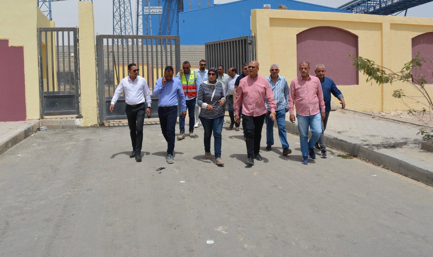 مسئولو "وزارة الإسكان" يتفقدون مشروعات مدينة السويس الجديدة
