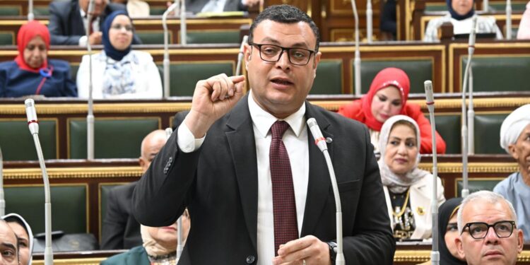 وزير الإسكان يشارك في الجلسة العامة لمجلس النواب لمناقشة مشروع قانون تنظيم مرفق مياه الشرب والصرف الصحي