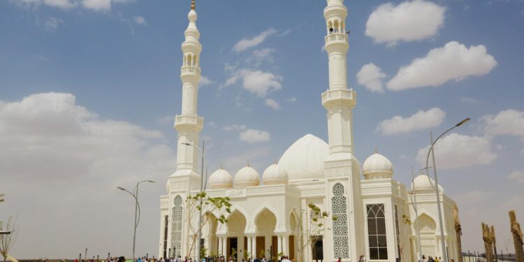 ميدار تفتتح مسجد المعز في مدينة مستقبل سيتي بشرق القاهرة