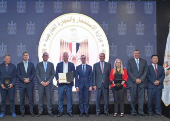 إصدار الرخصة الذهبية لإنشاء أكبر مصنع لحلول التعبئة المستدامة في الشرق الأوسط بمدينة السادات 